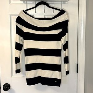 Off shoulder Tommy top